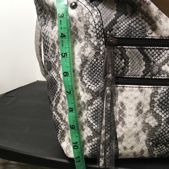 JESSICA SIMPSON PYTHON BLACK WHITE ZOEY SATCHEL NWT - Picture 5 of 9